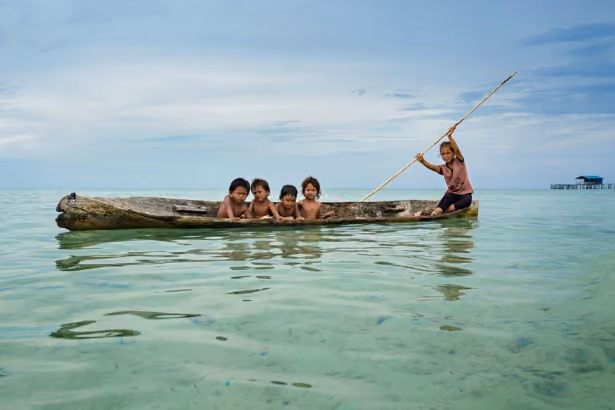 sea-tribe-gipsies-the-bajaus-rehan-borneo-11