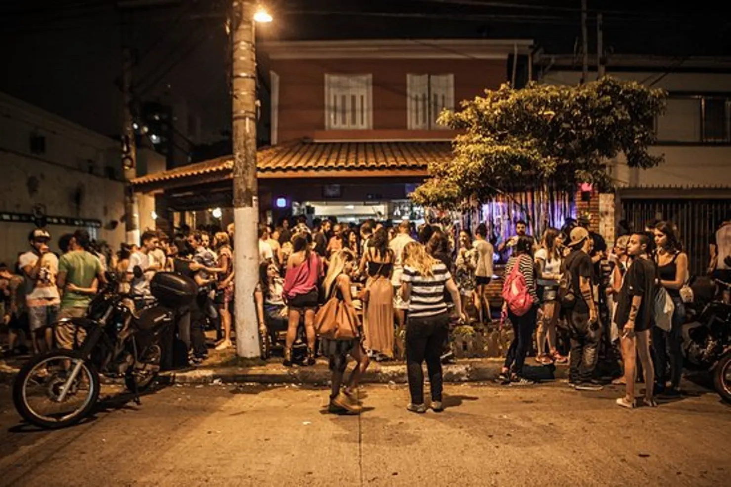 Pompeia mantém viva a cultura dos botecos de rua