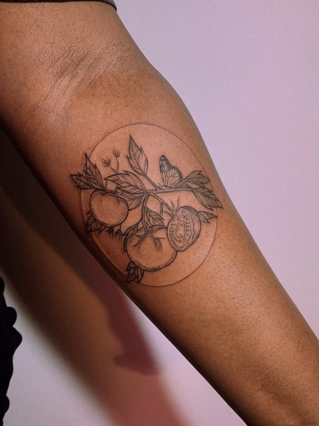 Microtatuagem no antebraço