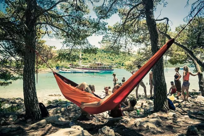 The-Garden-Festival-Hammock-credit-www