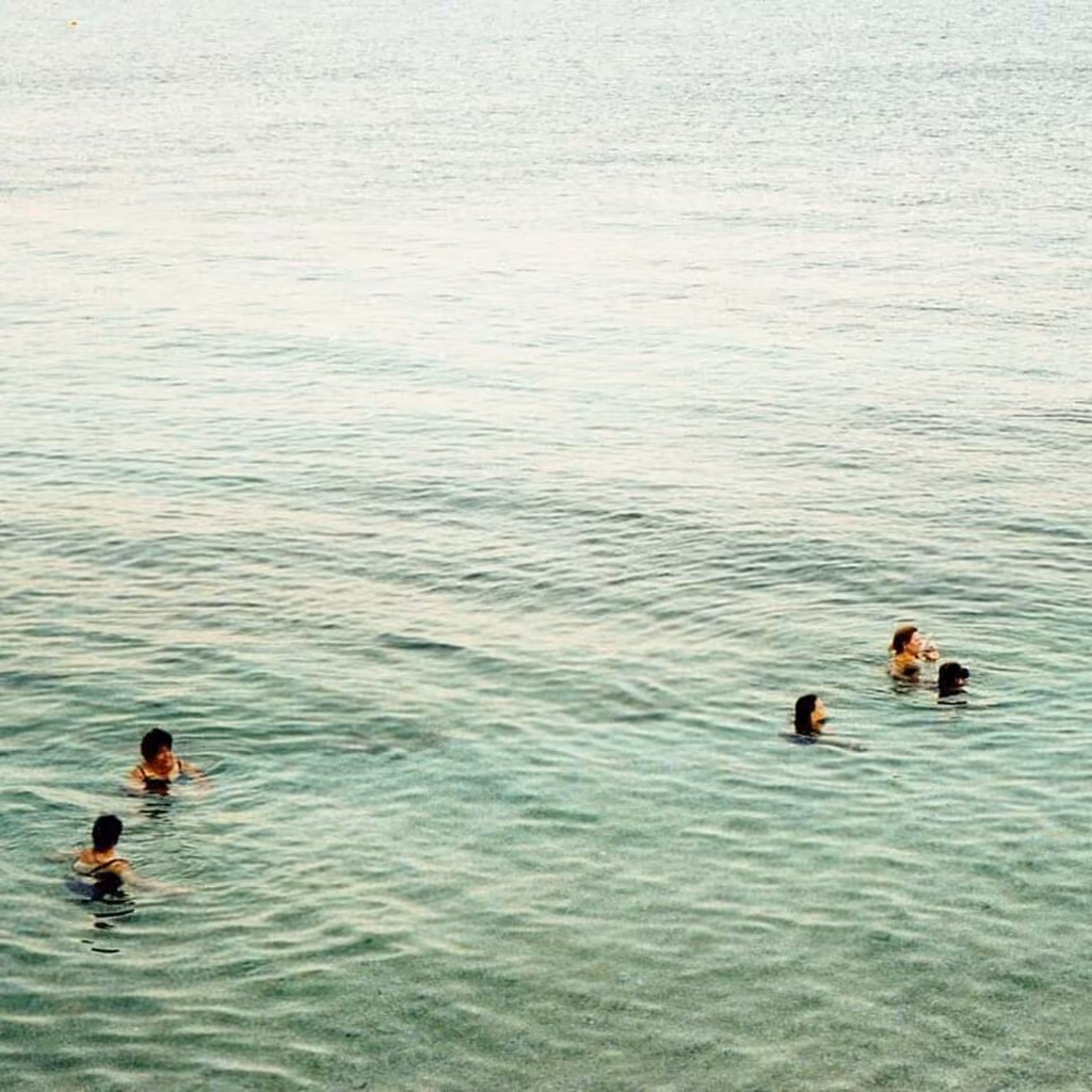 Ensaio "Youth", no Mediterrâneo, de Miro Lovejoy Teplitzky