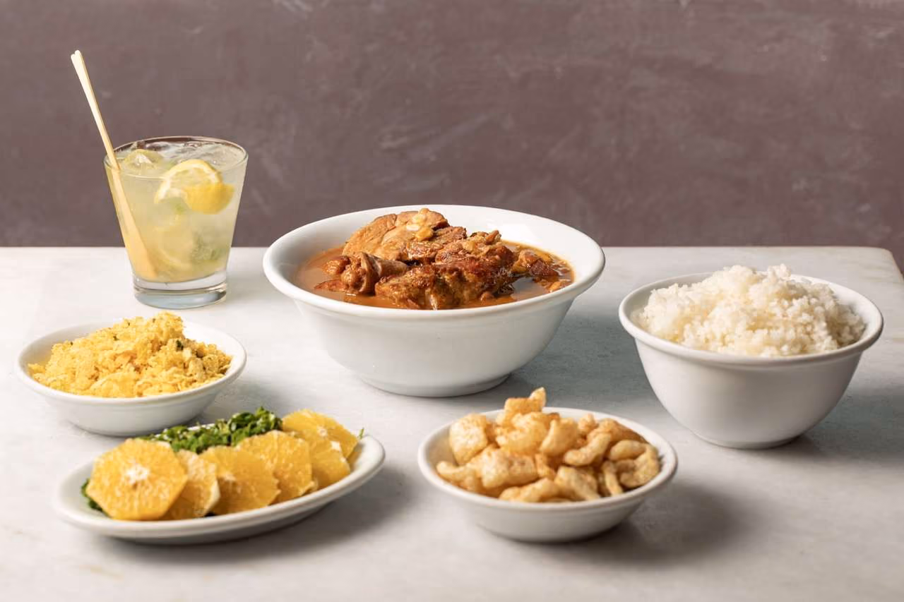 Cozinha caipira da Paulistânia: milho, frango e receitas tradicionais brasileiras.