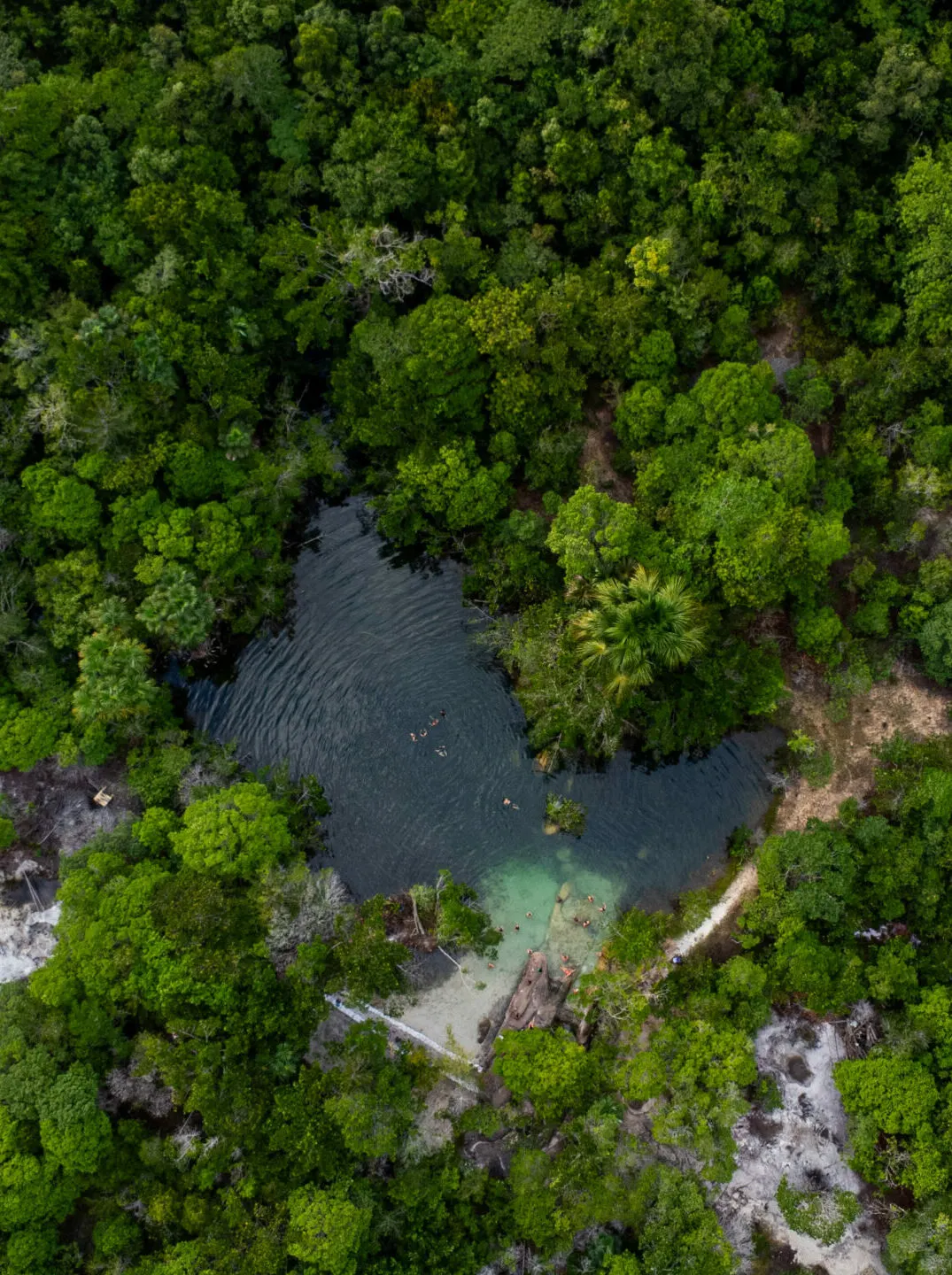 Lagoa Cristalina, em Presidente Figueiredo