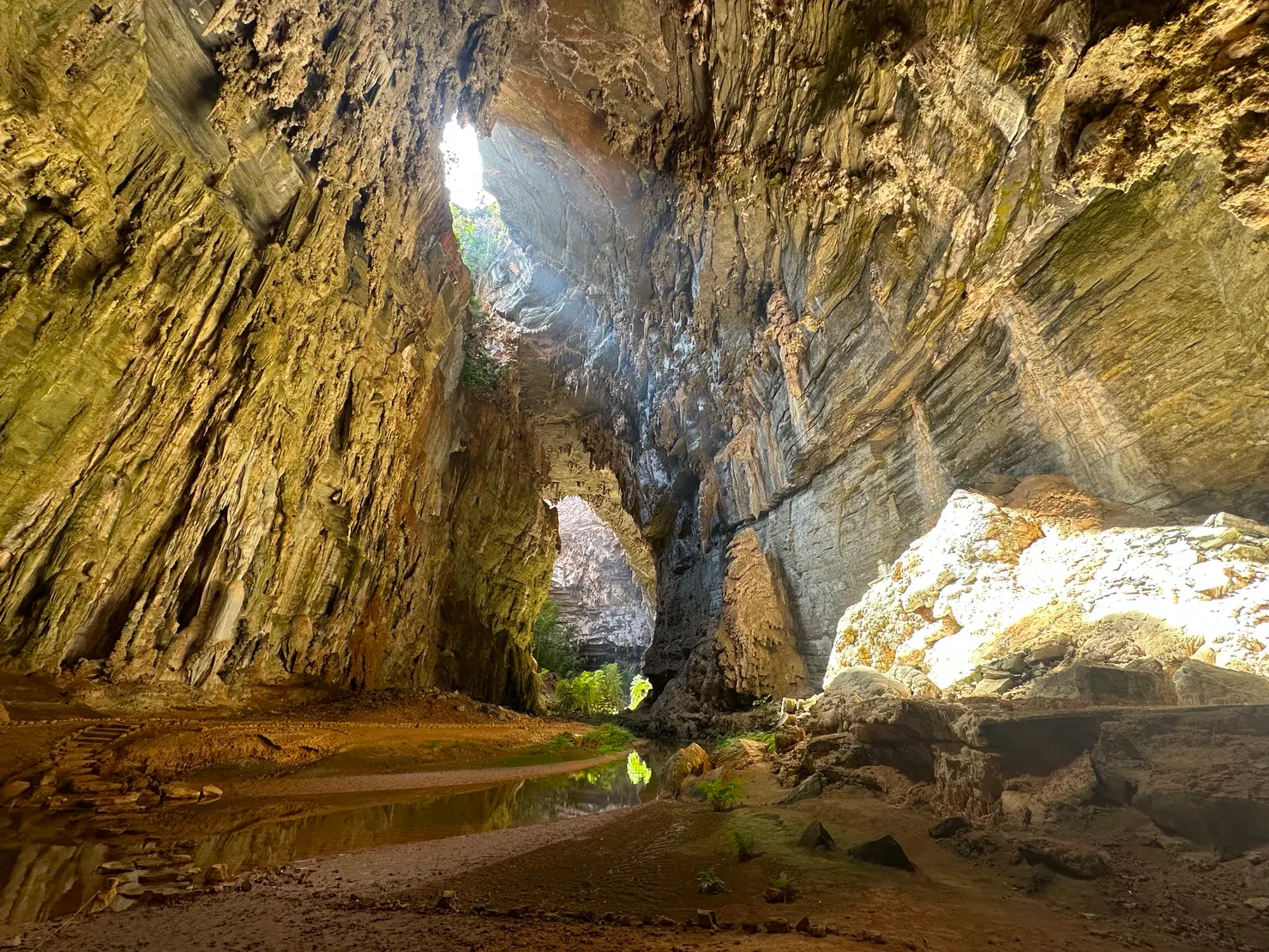 Parque Nacional Cavernas do Peruaçu: grutas, cânions e pinturas rupestres na bacia do Rio São Francisco