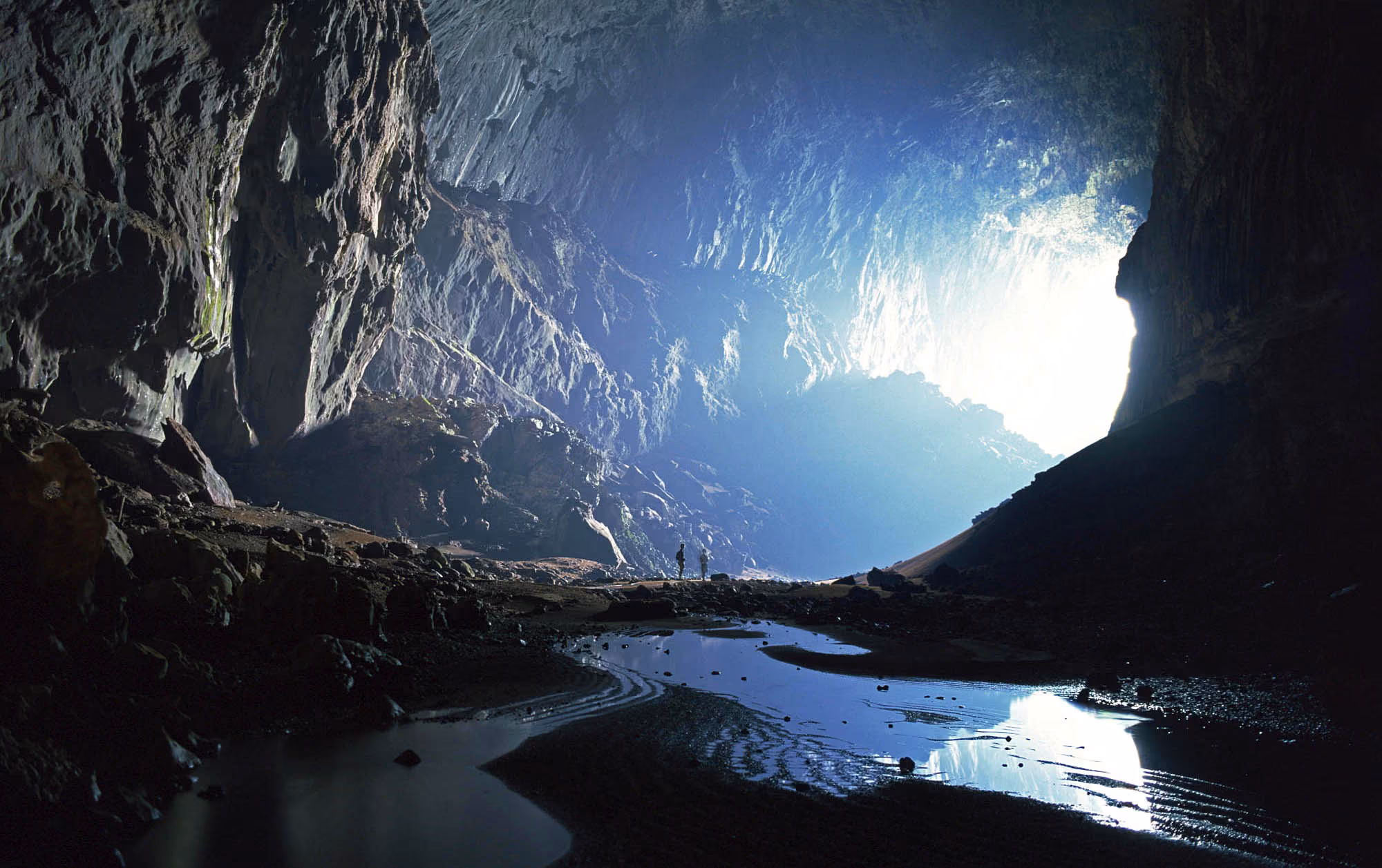 Gunung-Mulu-National-Park-aperol-malaysia-01