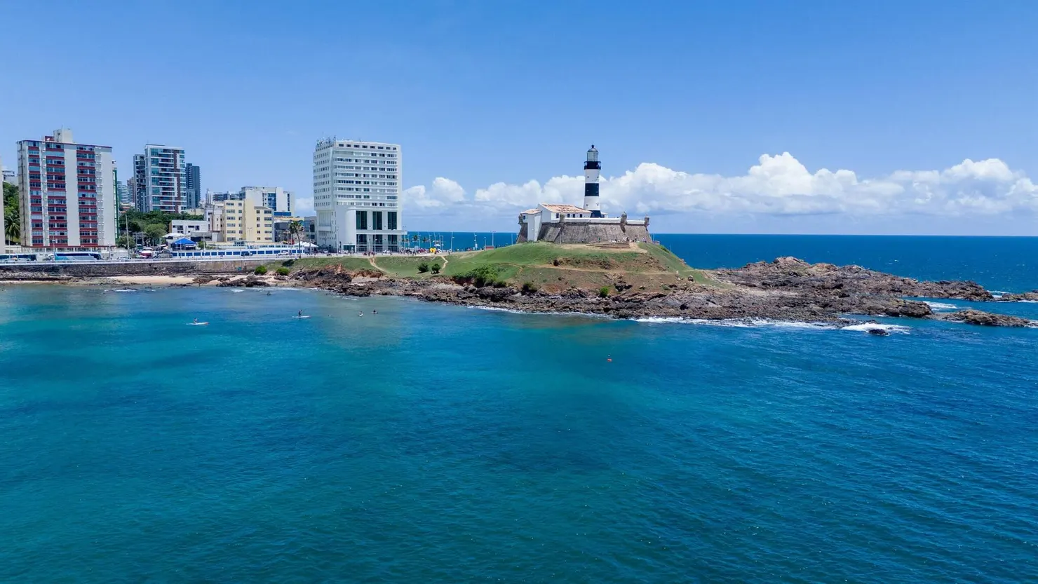 Salvador: praias urbanas únicas, milhares de rolês, música e cultura