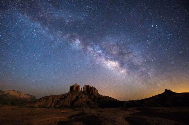 milky-way-cathedral-rocks-sedona-arizona_90116_600x450