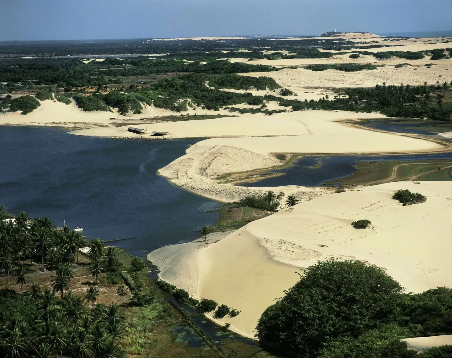 Beberibe: vento morno e calor humano a 85 km de Fortaleza