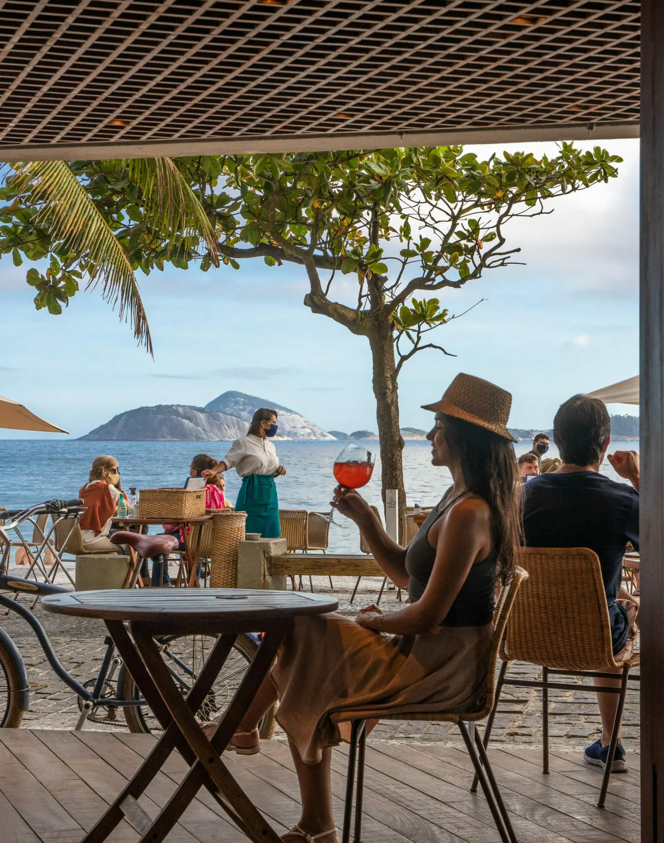 Arp Bar, na orla do Rio de Janeiro