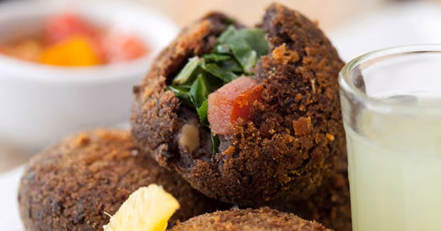 bolinho-feijoada-larica-carioca-aconchego-carioca
