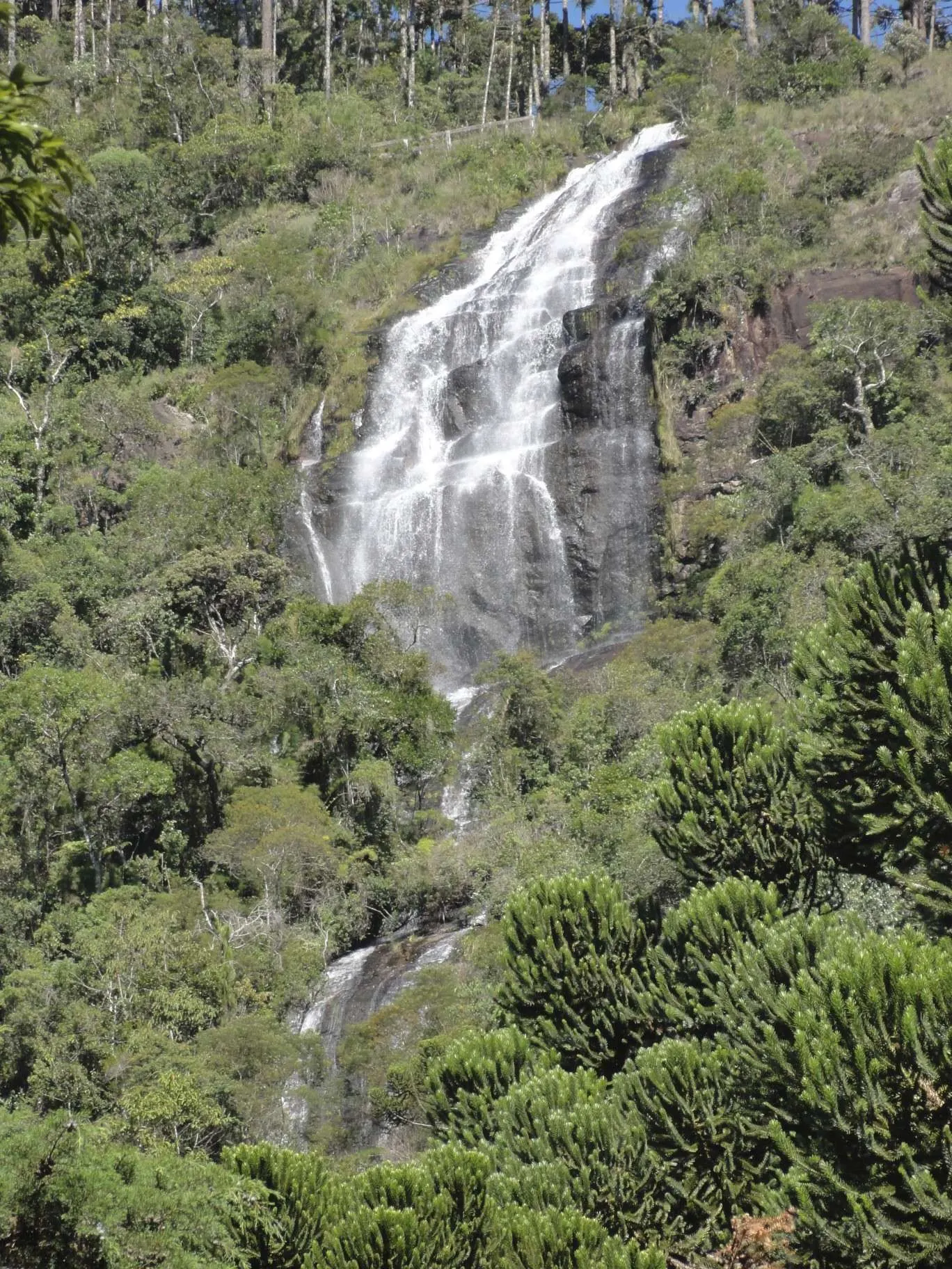 Cachoeira do Toldi, em São Bento do Sapucaí