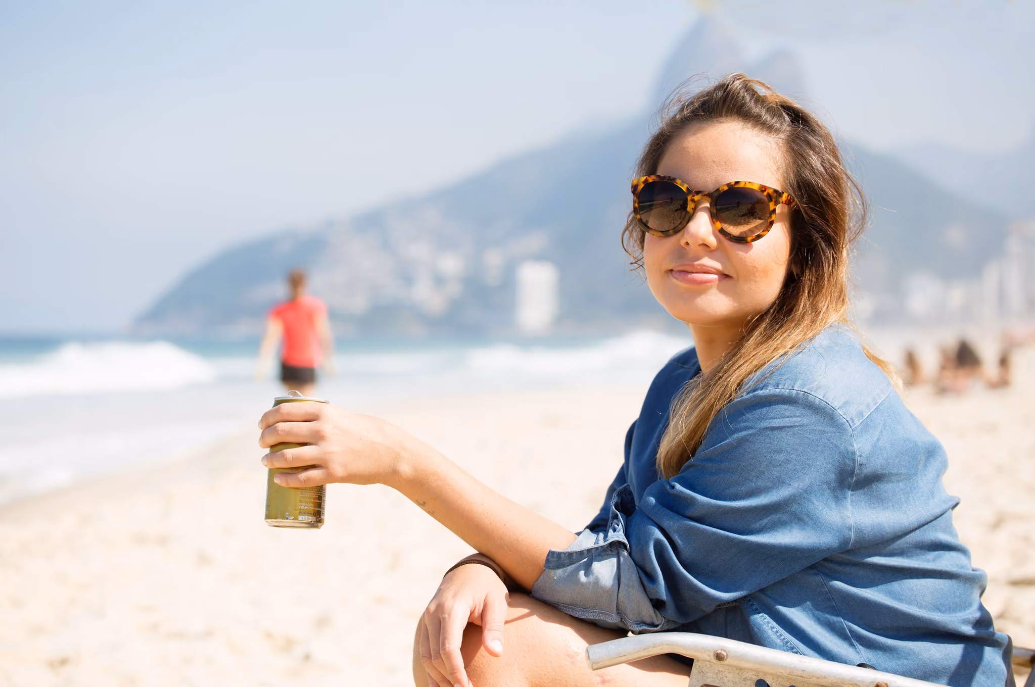 carol-martins-na-praia-oyska-solar205