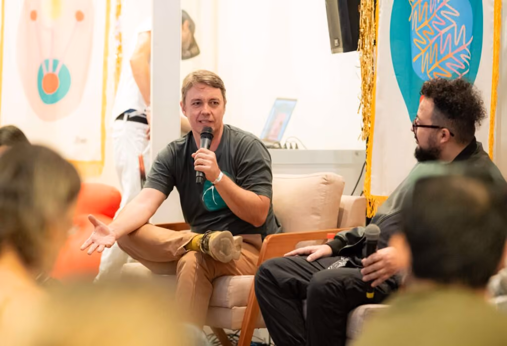 Pedro Lira e Flávio Camargo na Casa The Summer Hunter em São Paulo