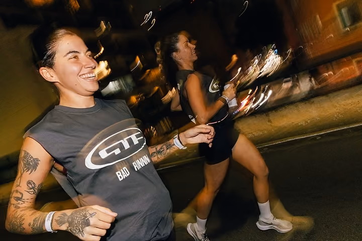 Quem corre também dança. Que bebe também se cuida