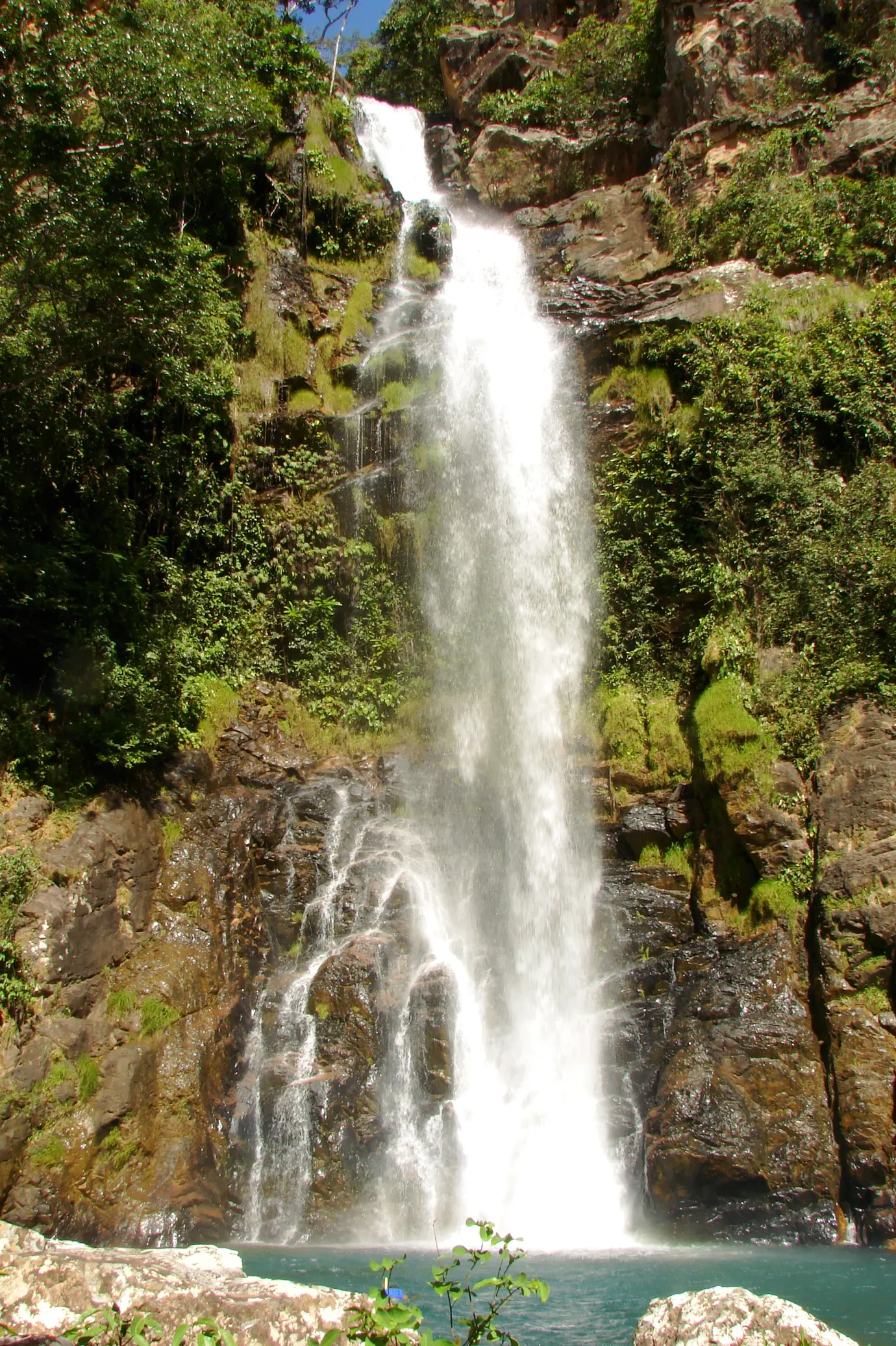 Cachoeira Serra Azul, no vilarejo Bom Jardim, Nobres, Mato Grosso