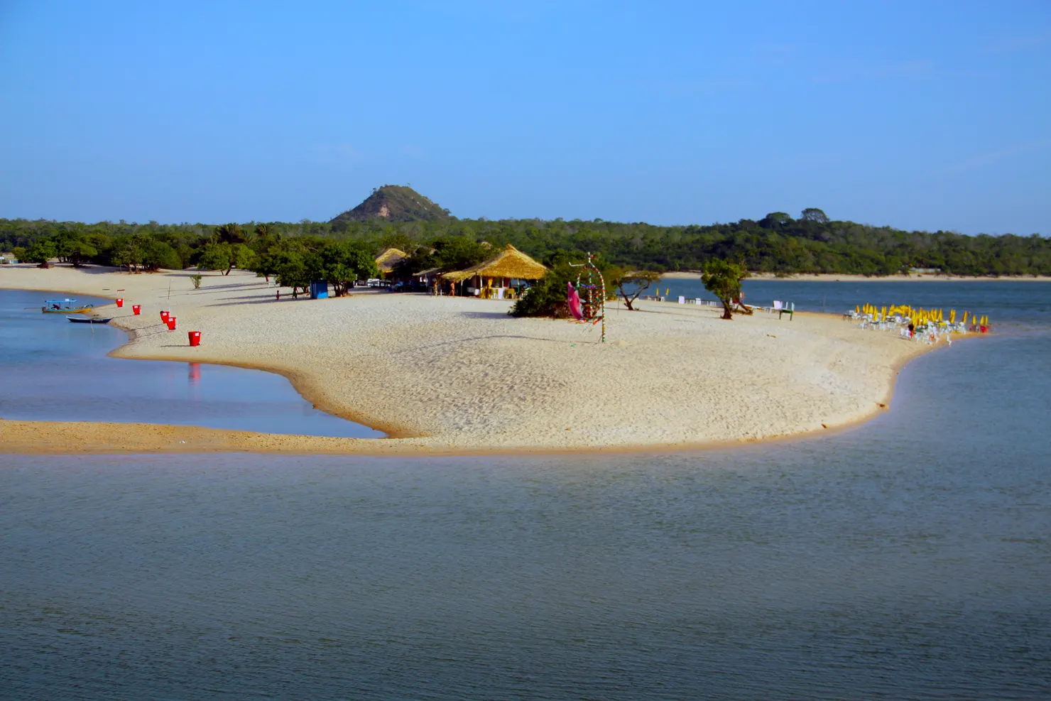 Alter do Chão: paraíso amazônico de areia fina e águas cristalinas a 35 km de Santarém