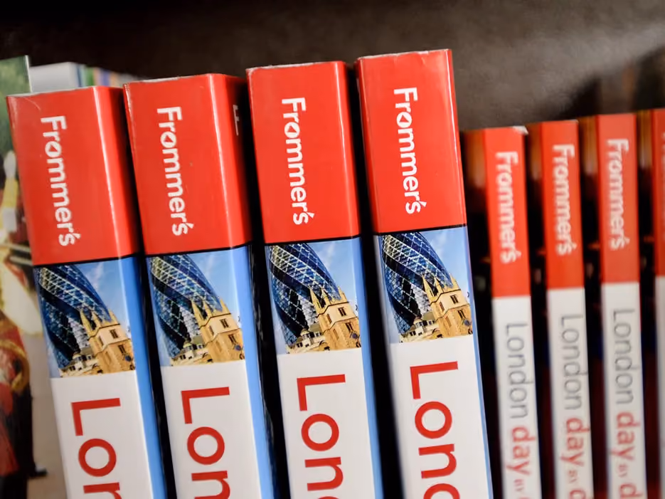 O que aprendemos com Arthur Frommer: o homem que democratizou as viagens