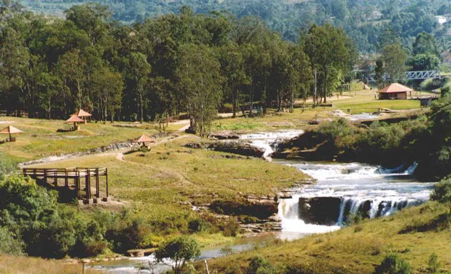 Jaguariaíva: cachoeiras e trilhas nos Campos Gerais paranaenses