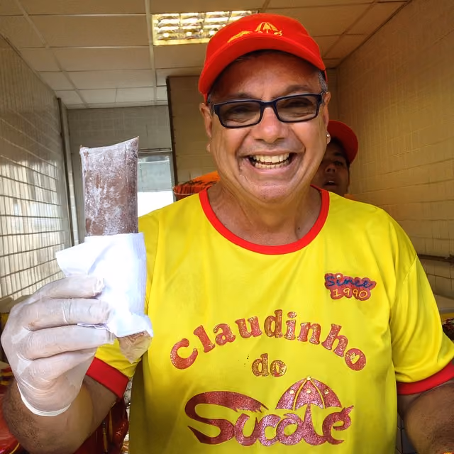 sacole-claudinho-larica-carioca