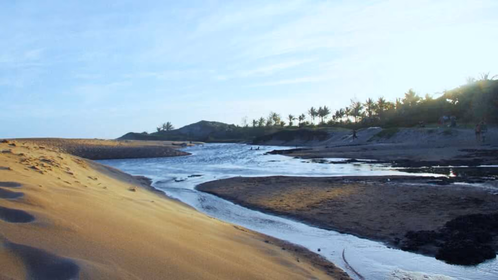 Praia do Riacho Doce, Conceição da Barra - ES | Praias pra desacelerar